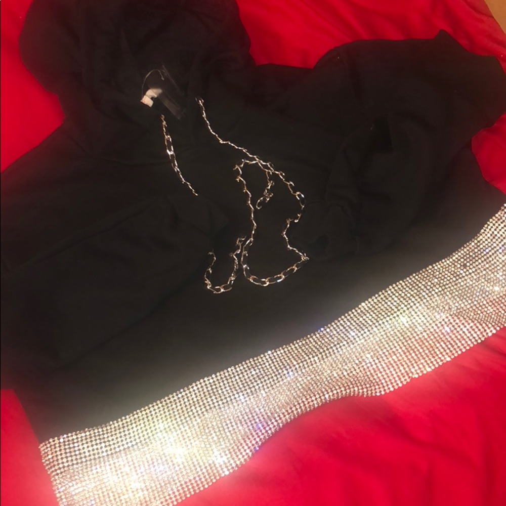 Black cropped sweatshirt with rhinestone